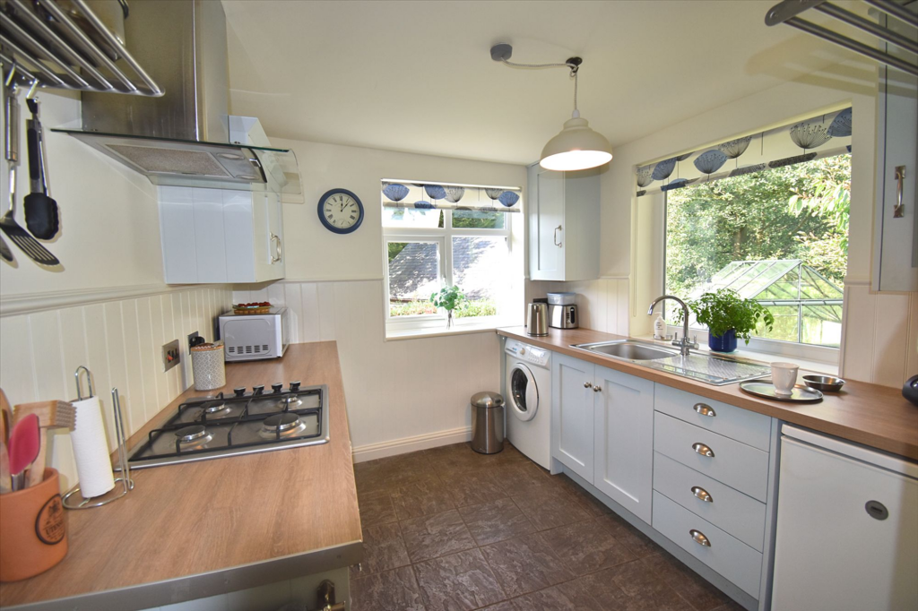 Bradshaw Lane, Chapel-En-Le-Frith, SK23 photo 4