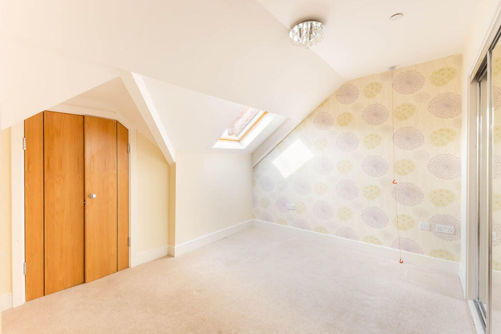 Apartment in Newcastle upon Tyne - View 5