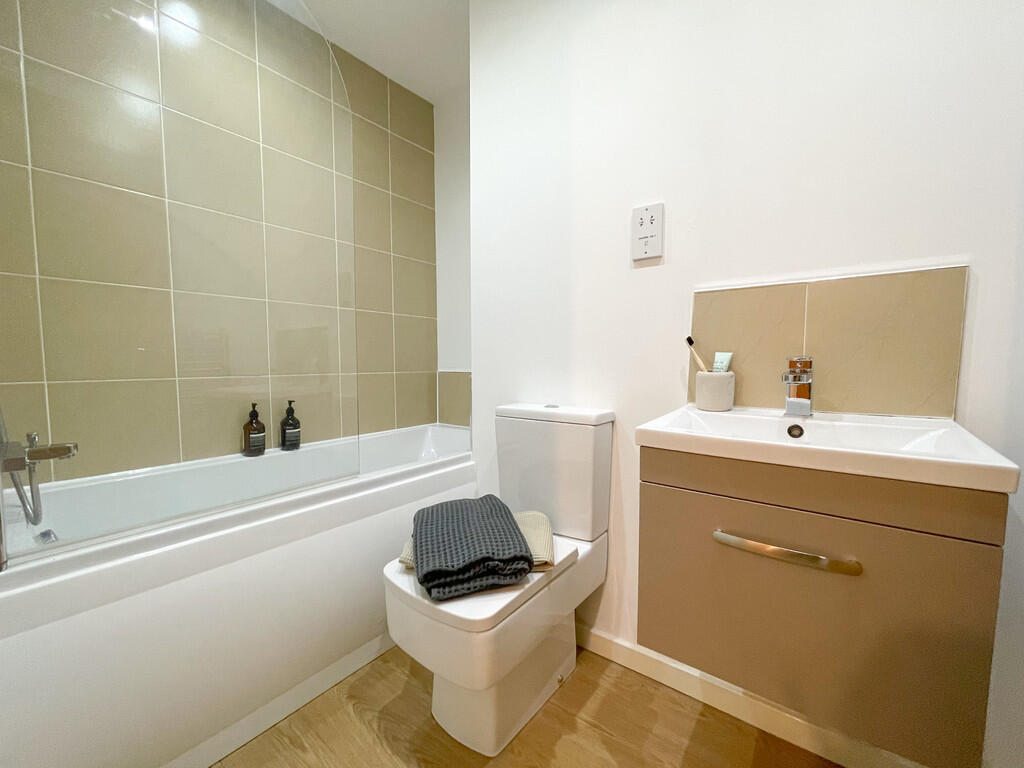 Apartment in Stockport - View 4