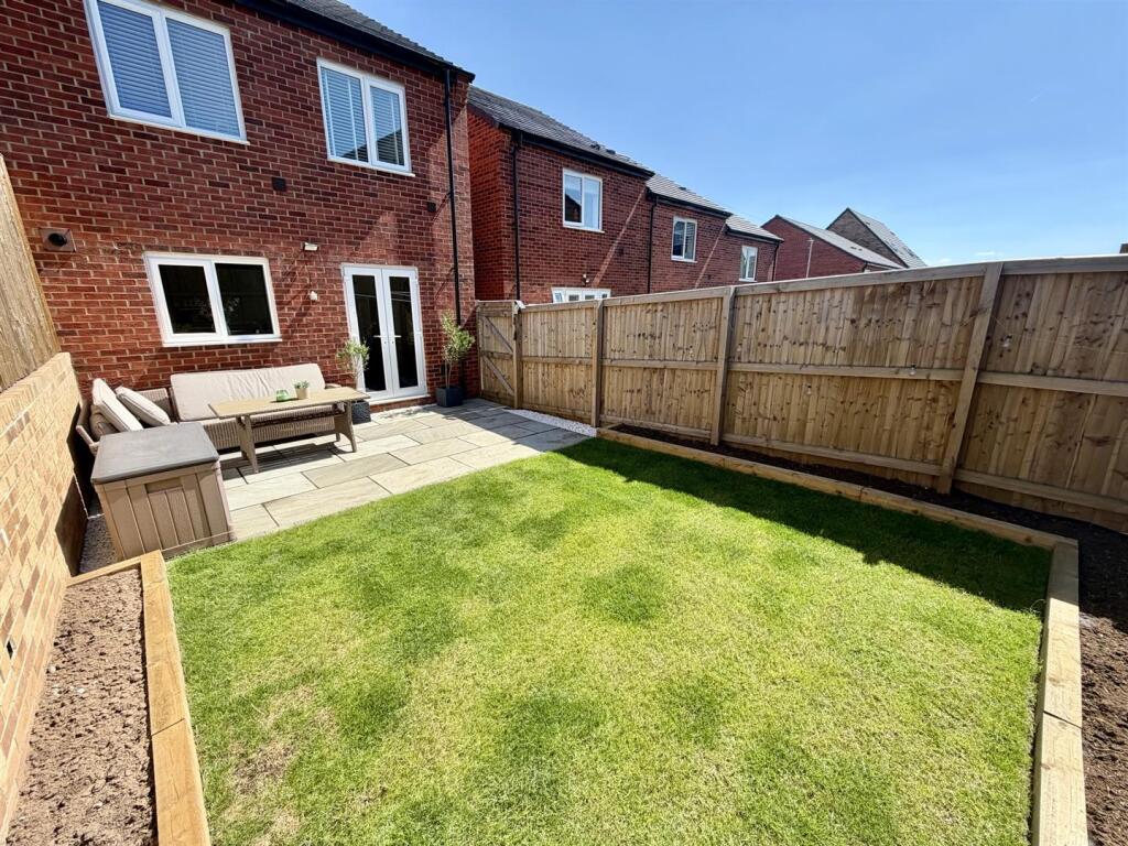 Fields Way, Mirfield photo 4