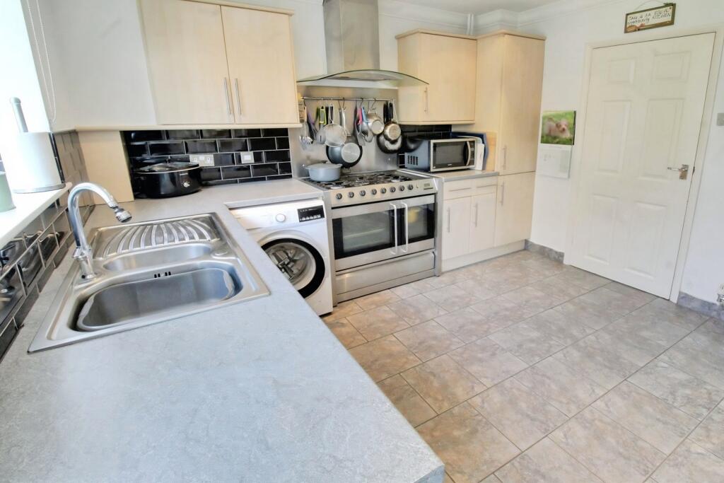 House in Ash - View 4