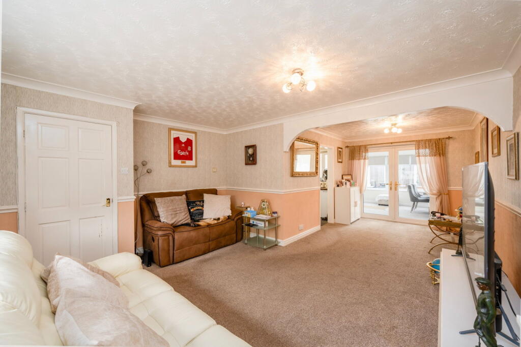 House in Chorley, Clayton-le-Woods - More