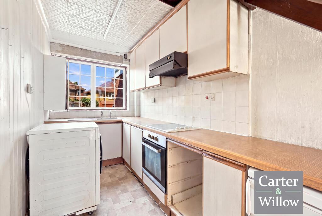 House in Romford - More
