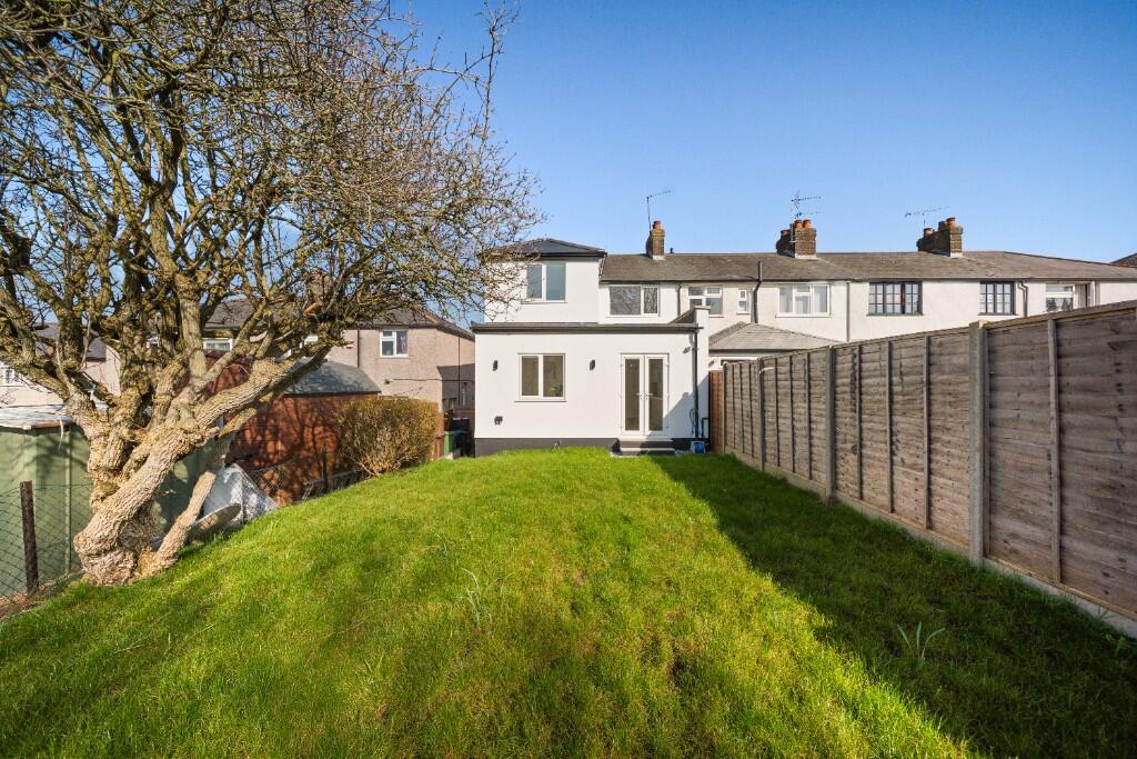 Main image of property: CHAIN FREE, 15 Marshall Avenue, St. Albans, Hertfordshire, AL3