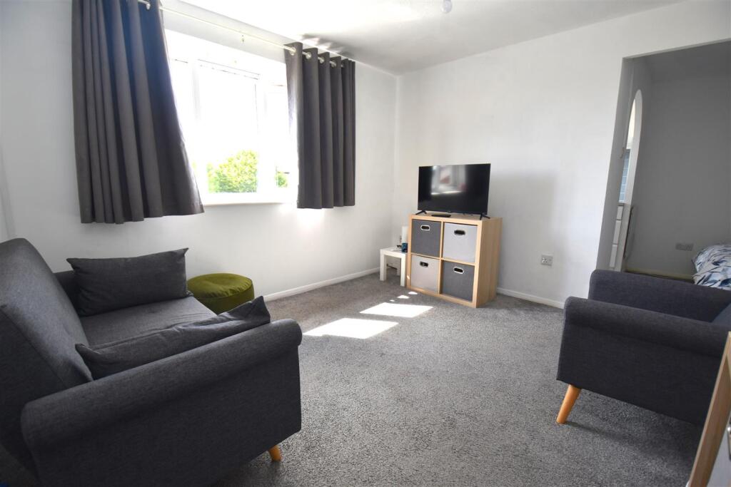 Apartment in Southend-on-Sea - View 2