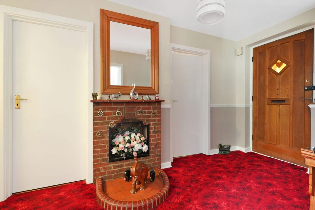 House in Kingston upon Thames - More