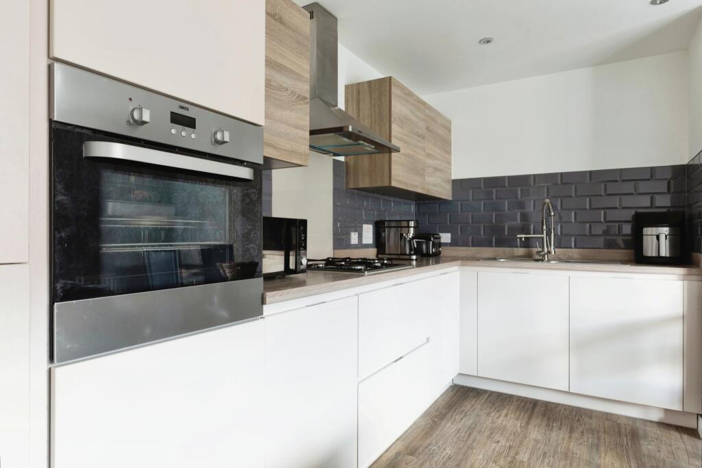 3 Sackett Road, Barking, IG11 photo 4