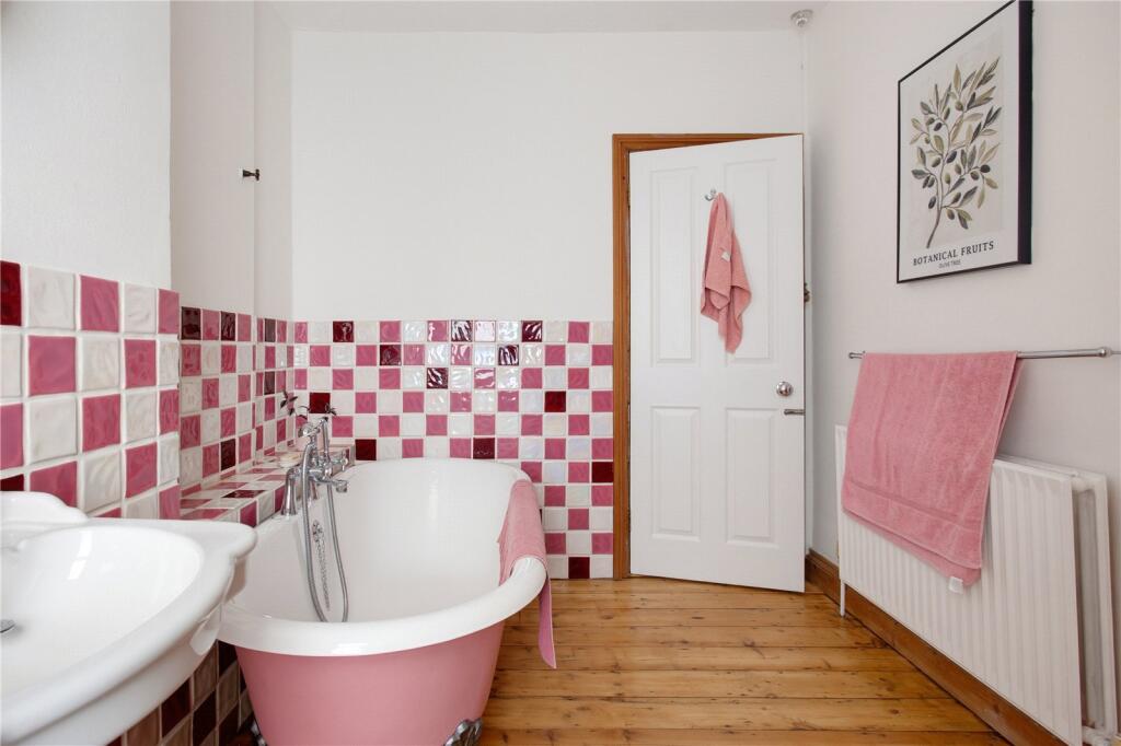Apartment in London - View 5