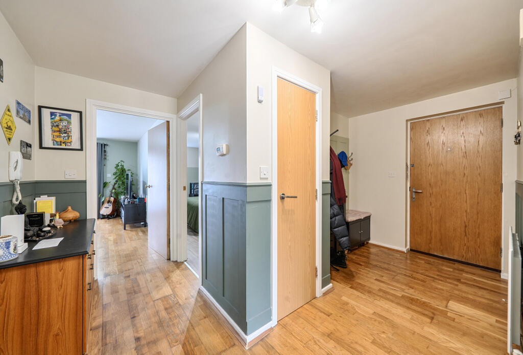 Apartment in London, Grahame Park, Colindale - View 3
