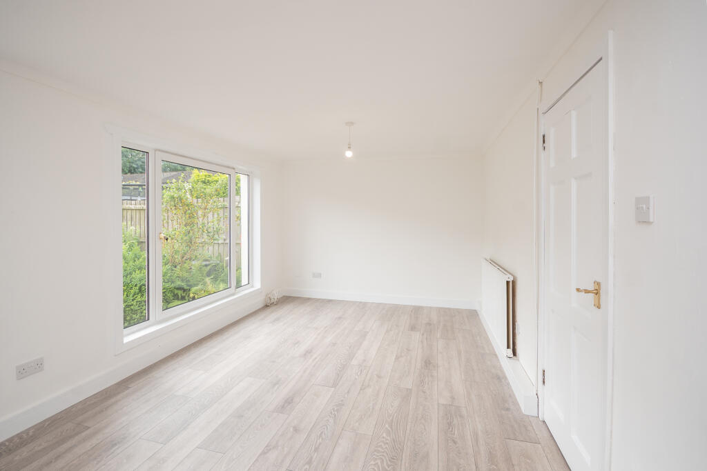 House in Cumbernauld, North Lanarkshire - View 5