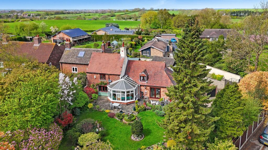 Main image of property: Nottingham Road, Trowell, NG9