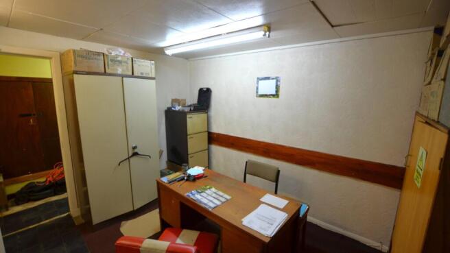 45-West-Main-Street-Whitburn-Retail-08