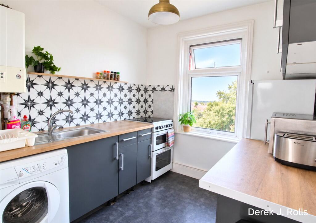 Apartment in Talbot Village, Ensbury Park, Bournemouth - View 4