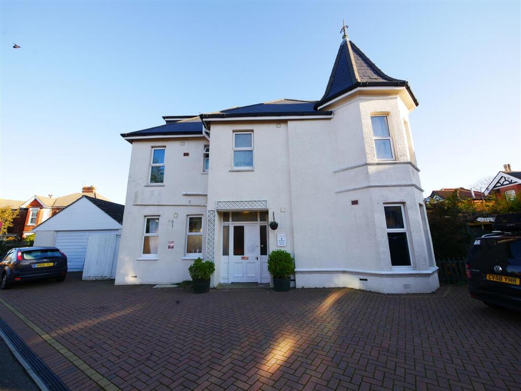 Main image of property: Flat 6, Primerose, Bournemouth, BH3