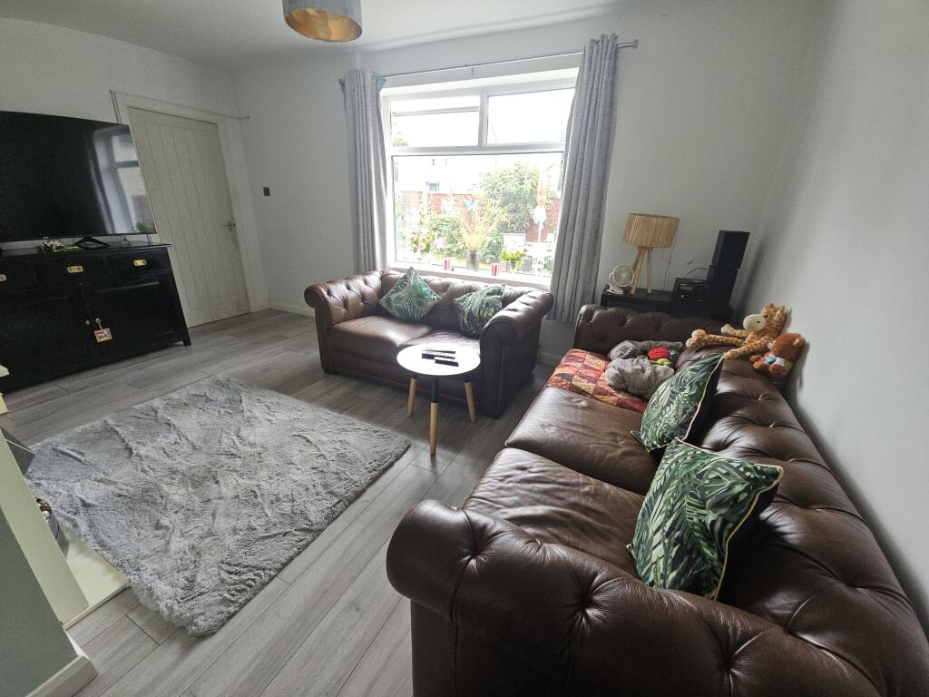 Belsay Drive, Manchester, M23 photo 4