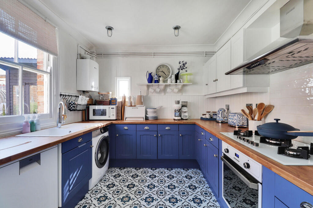 Culverden Avenue, Tunbridge Wells - More
