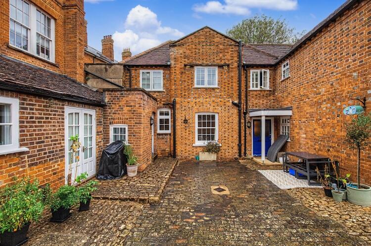 Main image of property: East St Helen St Abingdon OX14