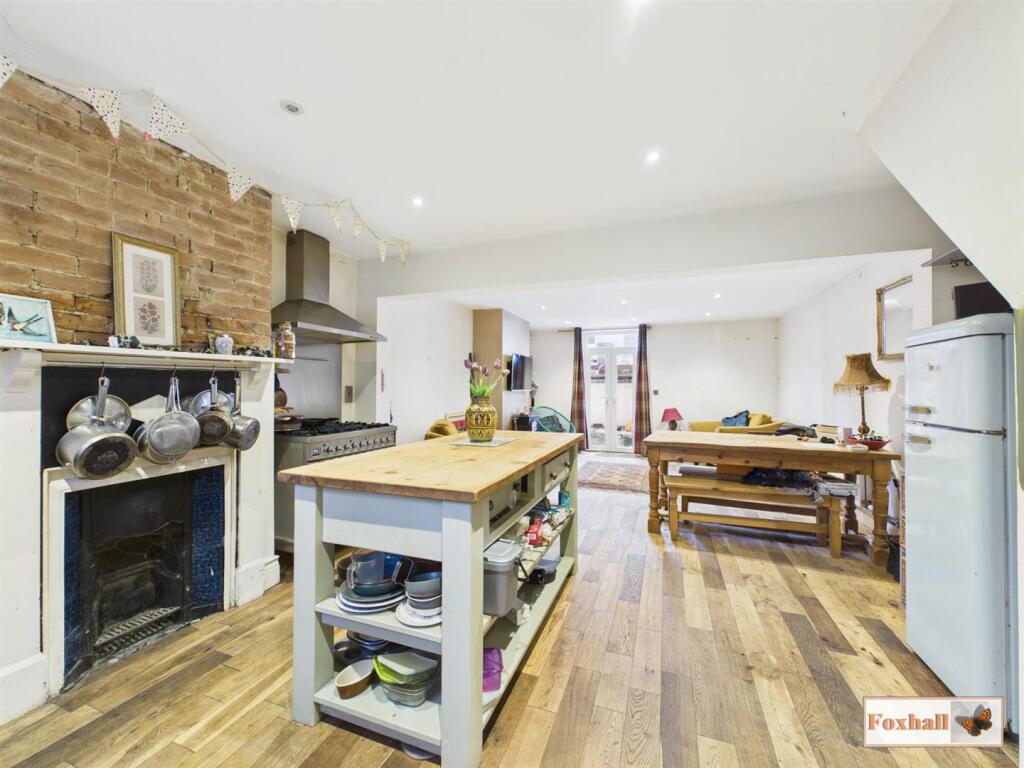 House in Ipswich, Stoke - More