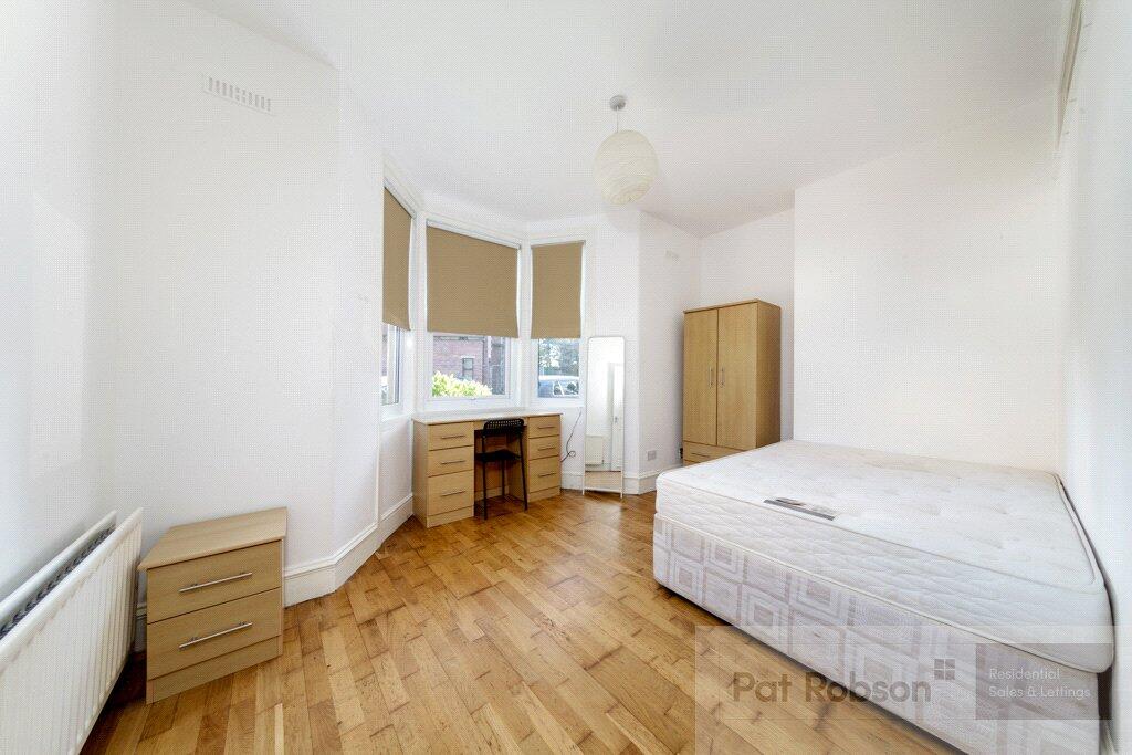 Apartment in Newcastle upon Tyne - View 4