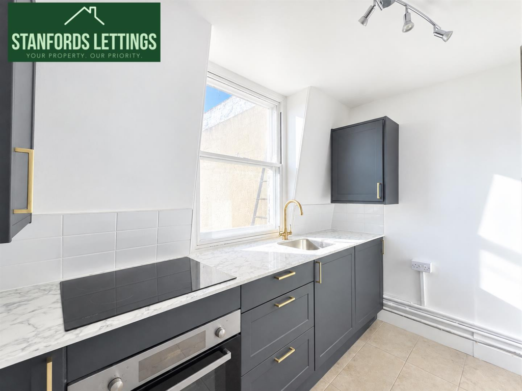 Main image of property: 4, 22 Clarence Square, Brighton