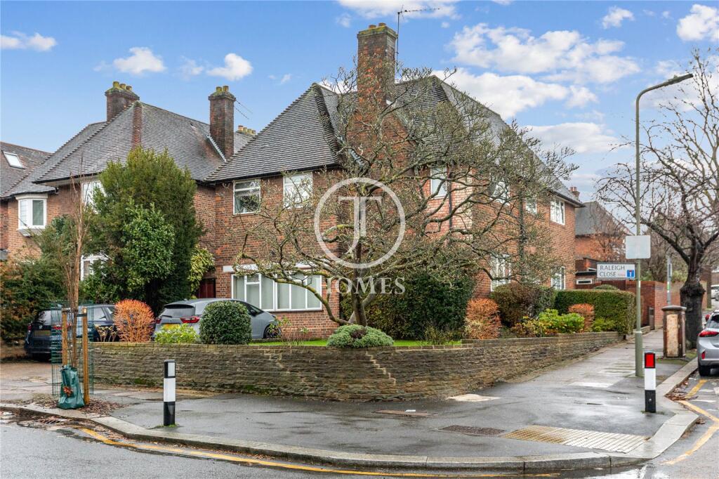 Main image of property: Wykeham Road, London, NW4