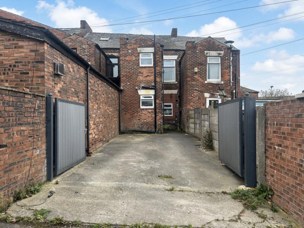 House in Oldham, Cowhill, Werneth - View 2