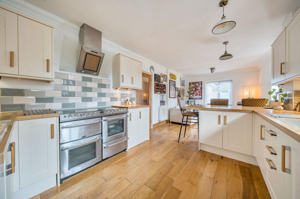 East Beeches Road, Crowborough photo 4
