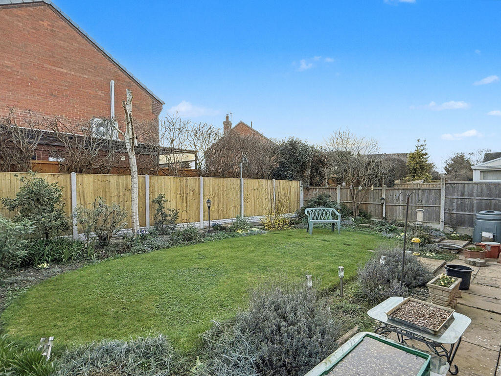 Broadhaven Close, Shrewsbury, Shropshire, SY1 3XF photo 2