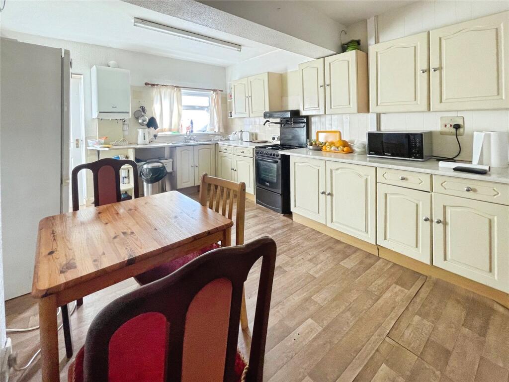 House in Wolverhampton, West Midlands - View 3