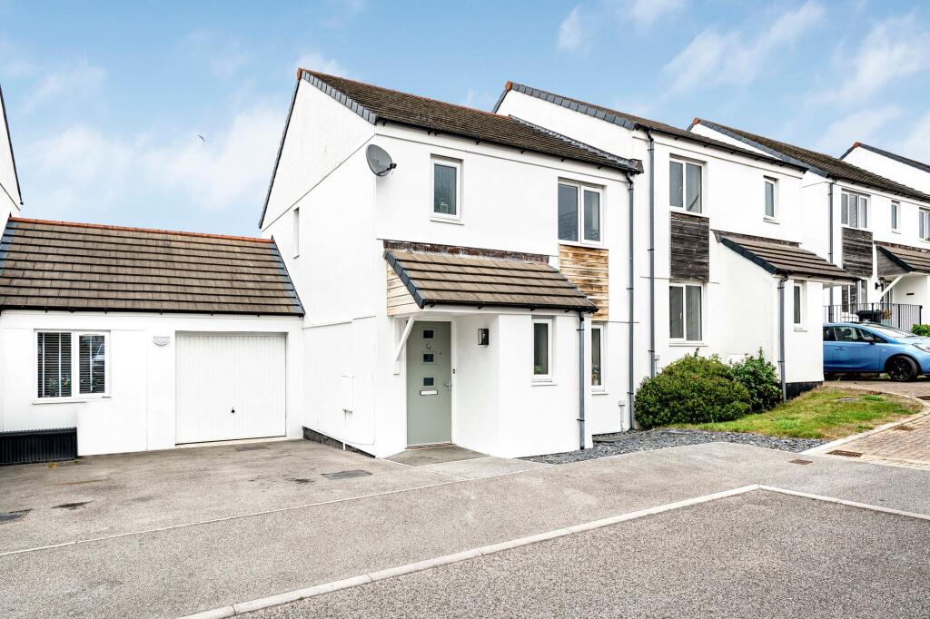3-bed semi-detached on Carnjewey Way, St. Austell, PL25, £300,000