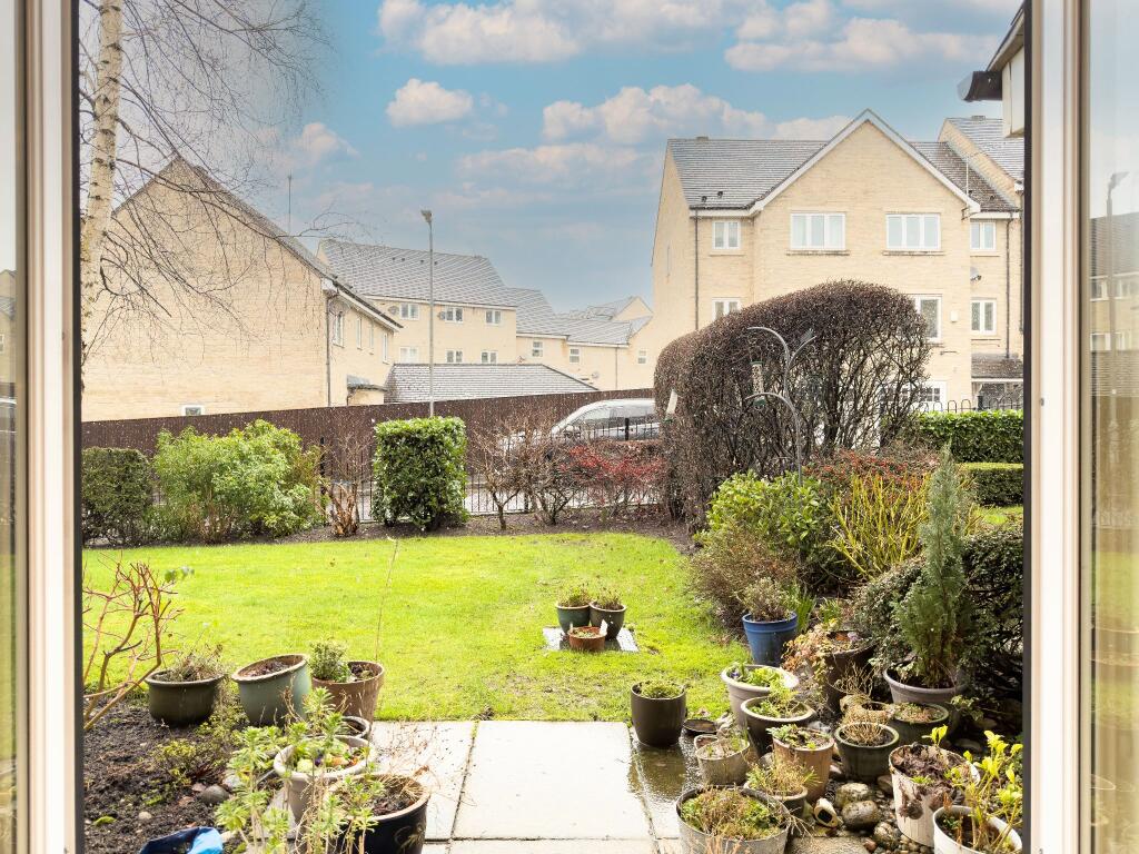 Freeman Court, Bailiff Bridge, HD6 4FN photo 2