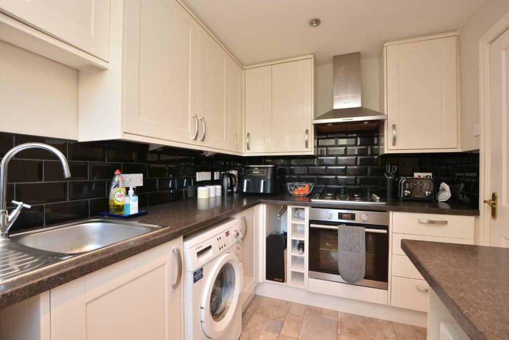 House in Wakefield - View 3