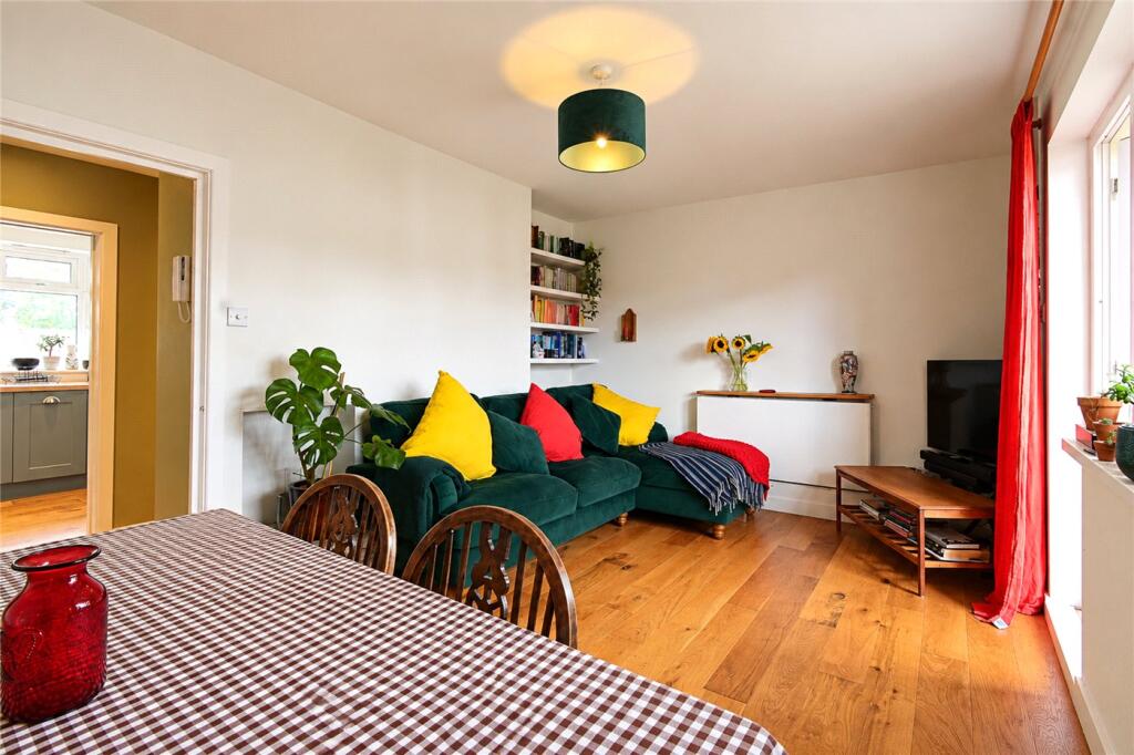Apartment in London - View 3