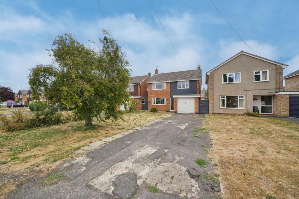 Main image of property: Manor Gardens, Grove, OX12