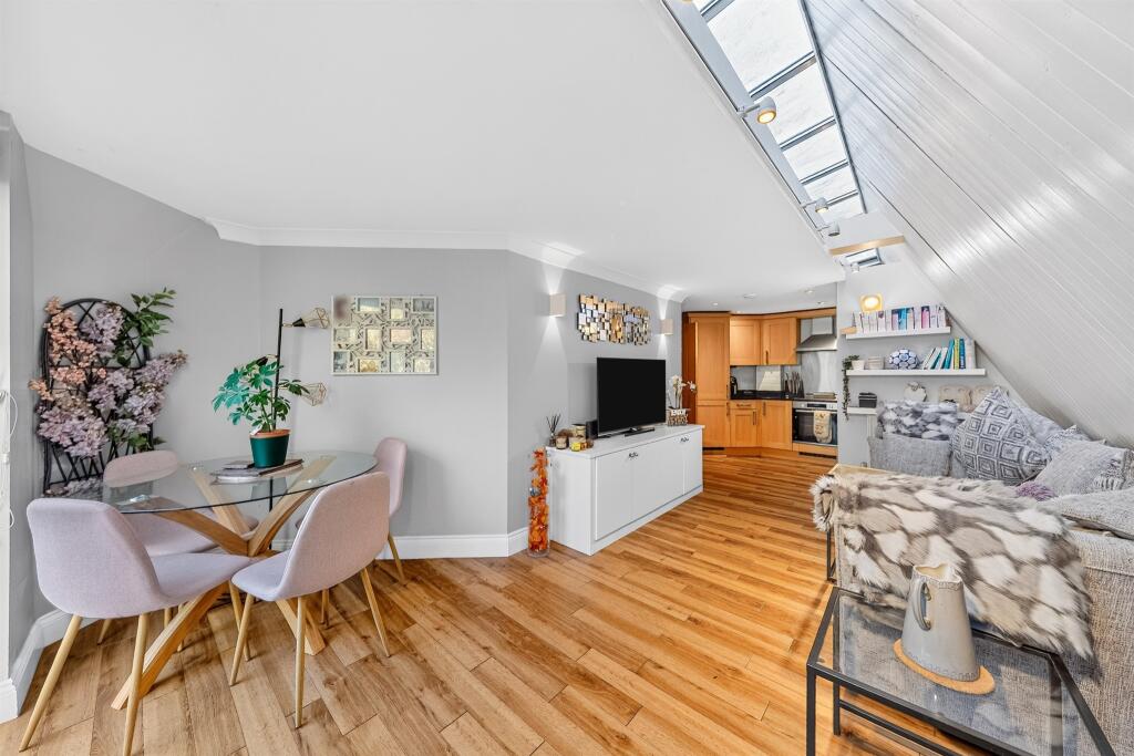 Apartment in London - View 4