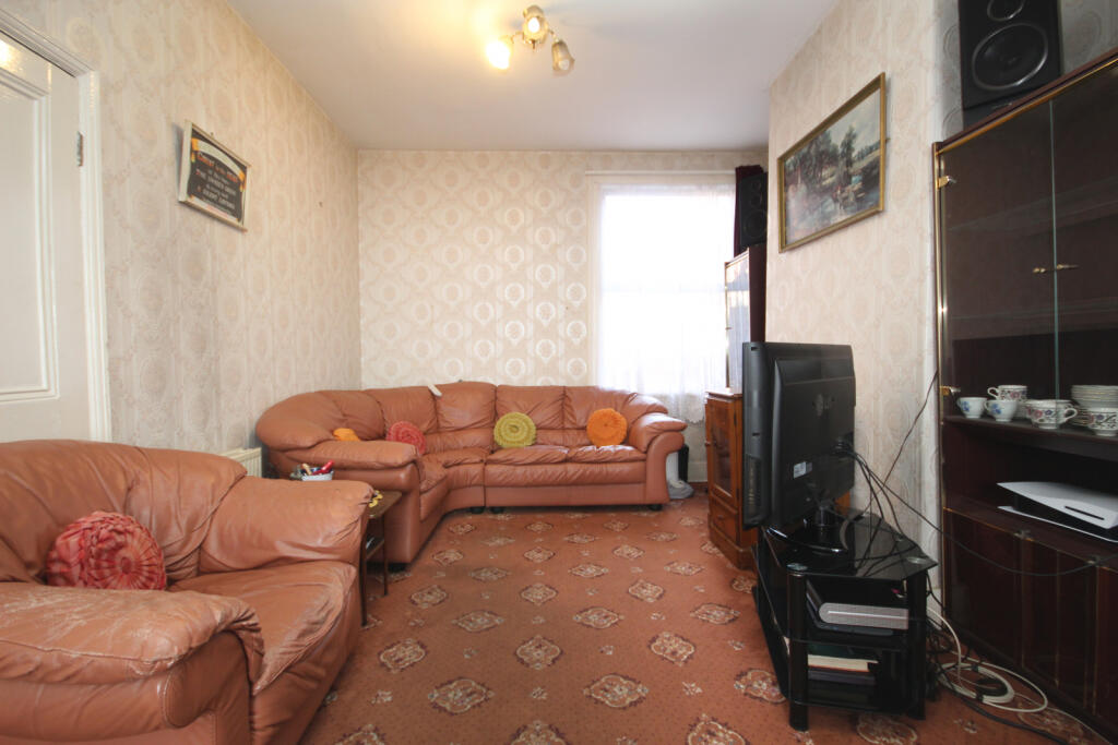 Mostyn Avenue, Wembley, Middlesex HA9 photo 3
