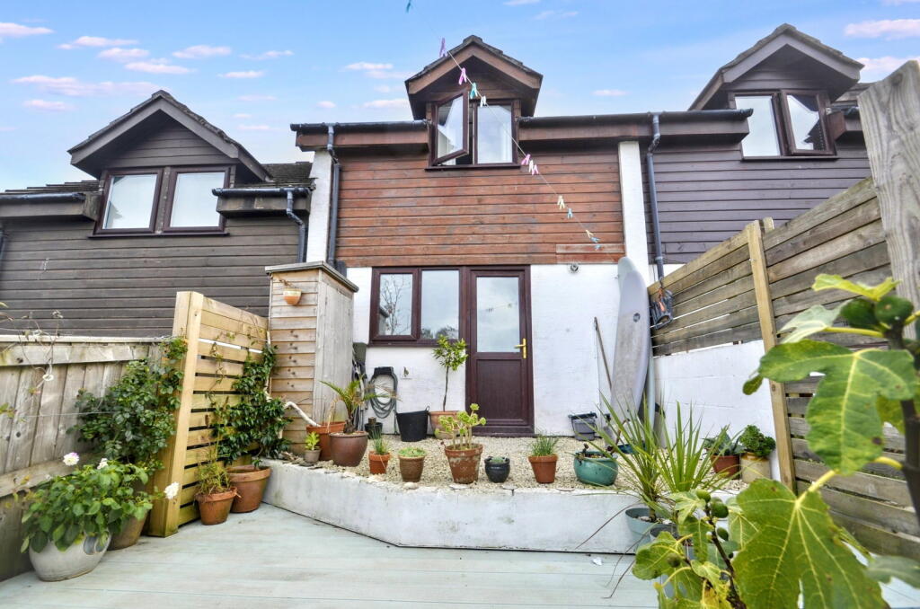 2-bed terraced on Alderwood Parc, Penryn, TR10 8RJ, £230,000