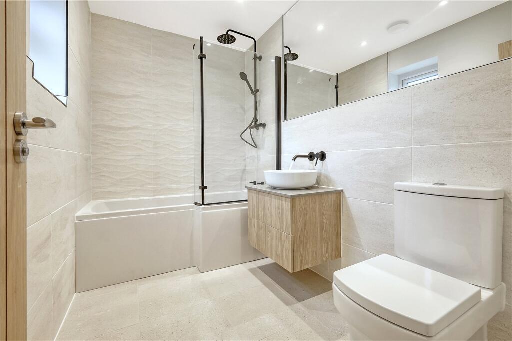 Kingswood Way, South Croydon, CR2 photo 3