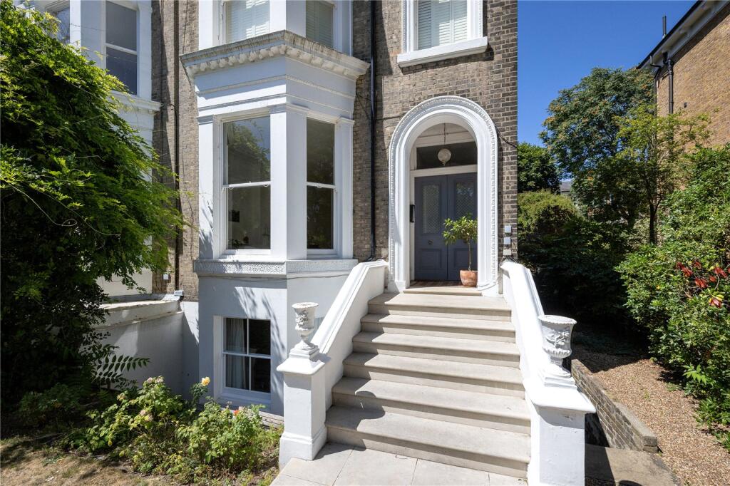 Apartment in Twickenham, East Twickenham, St Margarets - More