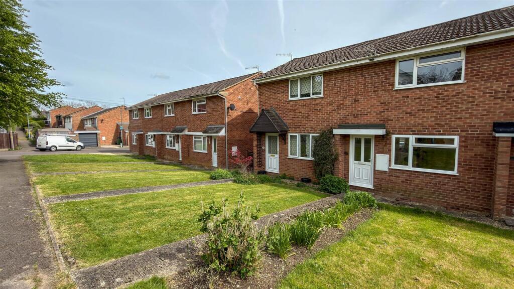 Main image of property: The Bassetts, Stroud