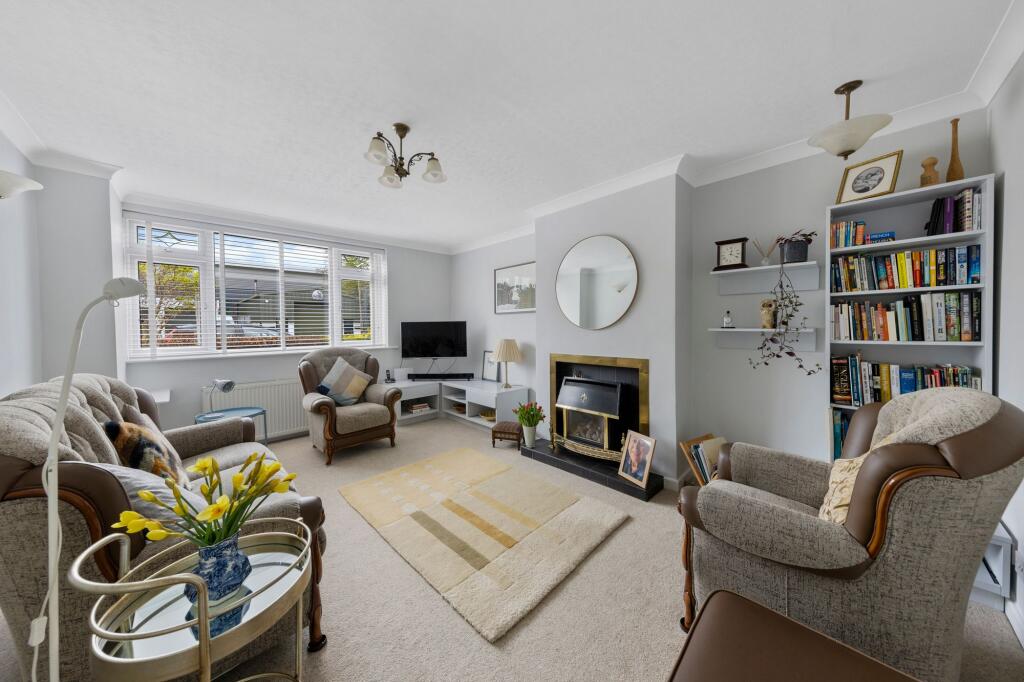 Warrington Road, Risley, WA3 – další