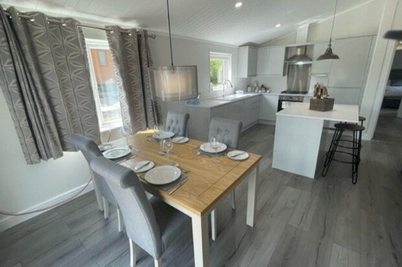 Two Bed Kingston Harmony (42x20), Homestead Lake Country Park, Thorpe Road, Weeley, Essex, CO16 9JN photo 4