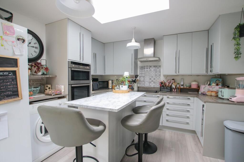 Brook Close, Wokingham, RG41 - View 3