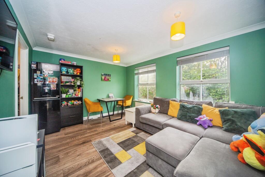 Apartment in Southampton - View 4