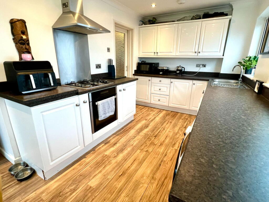 Meadway, St Austell, Cornwall, PL25 photo 4