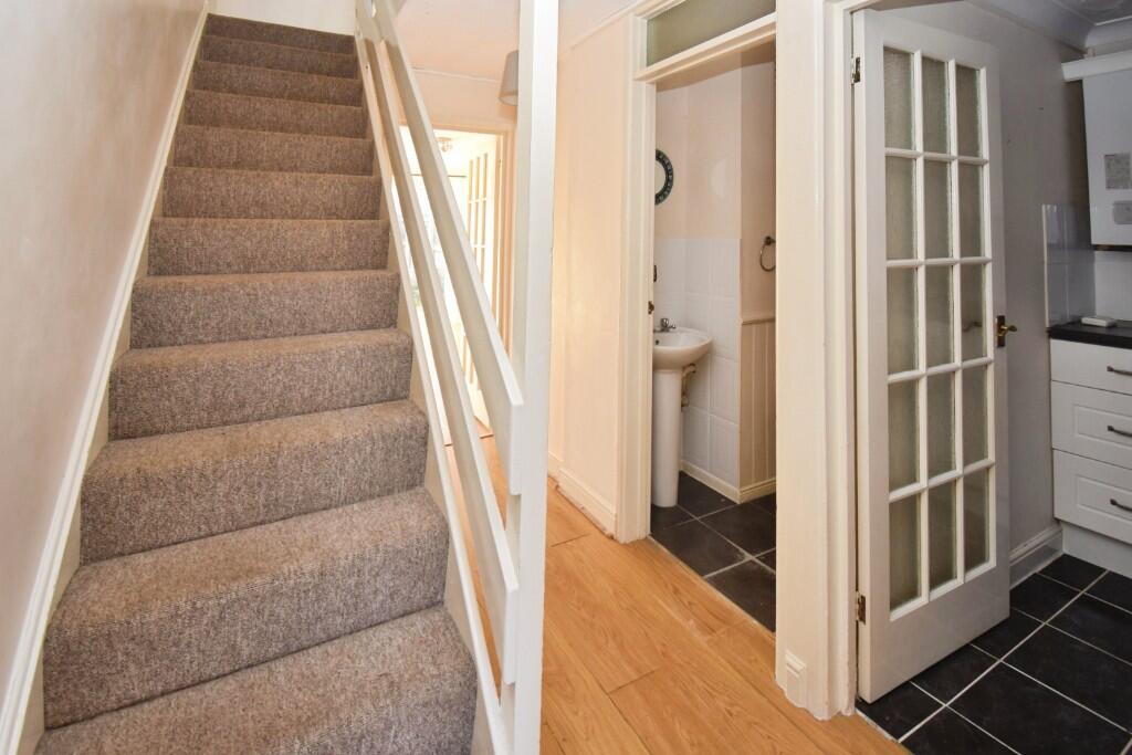 Howerts Close, Warsash SO31 photo 3