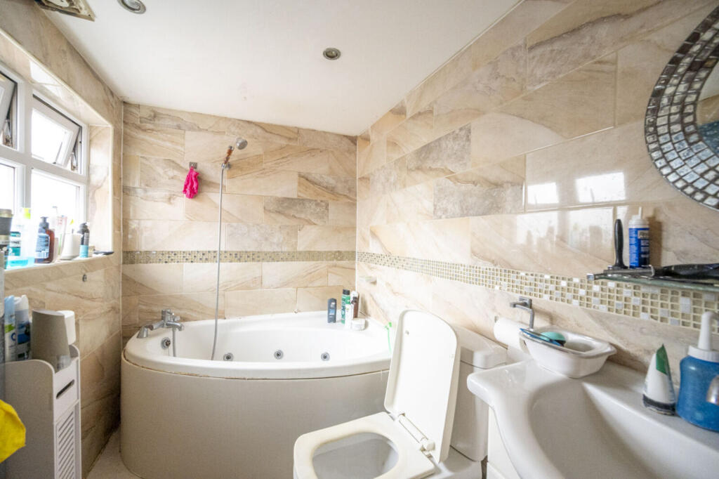 House in London - View 5