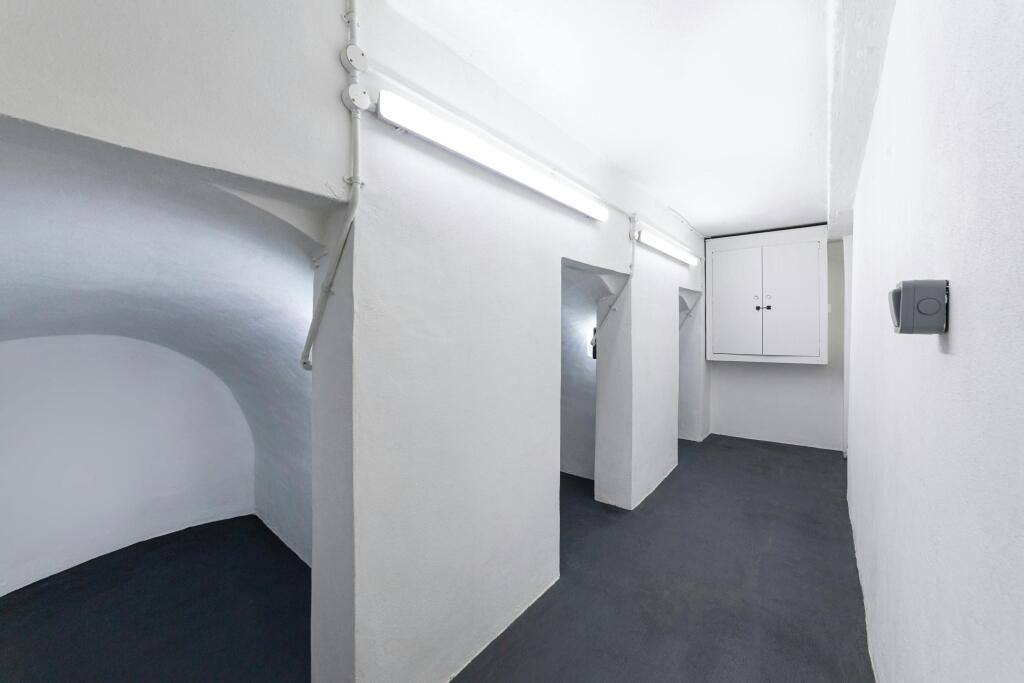 hall 1.jpg