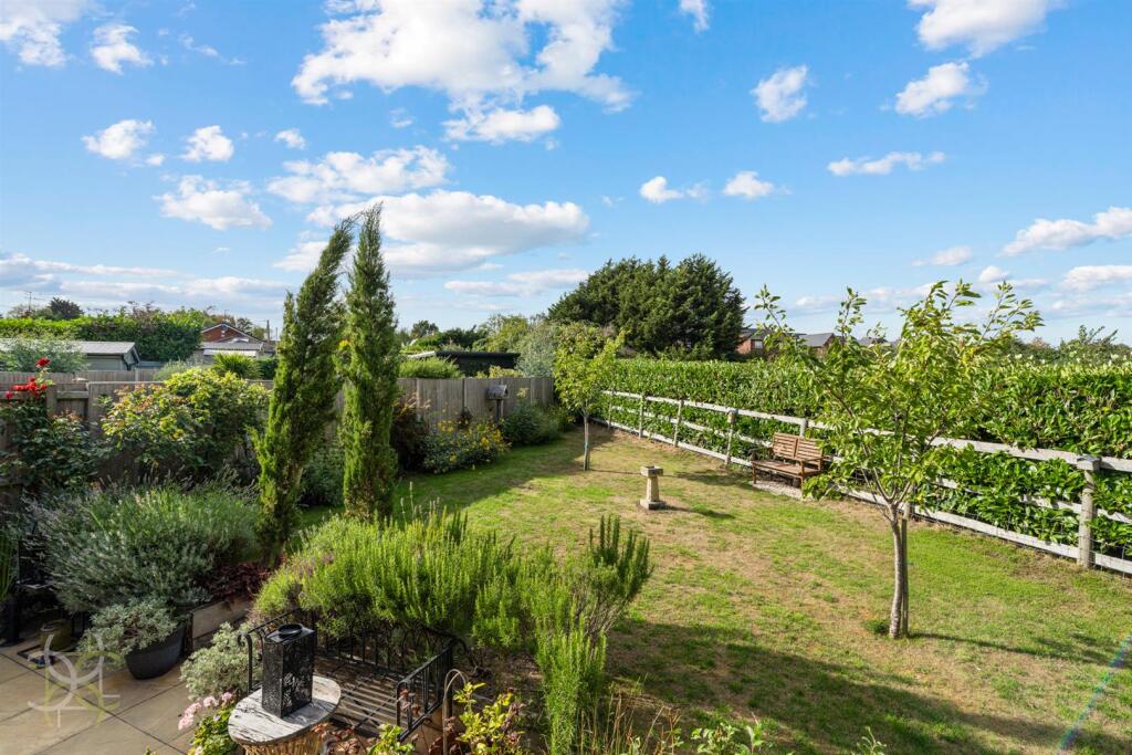 House in Worcester - View 5