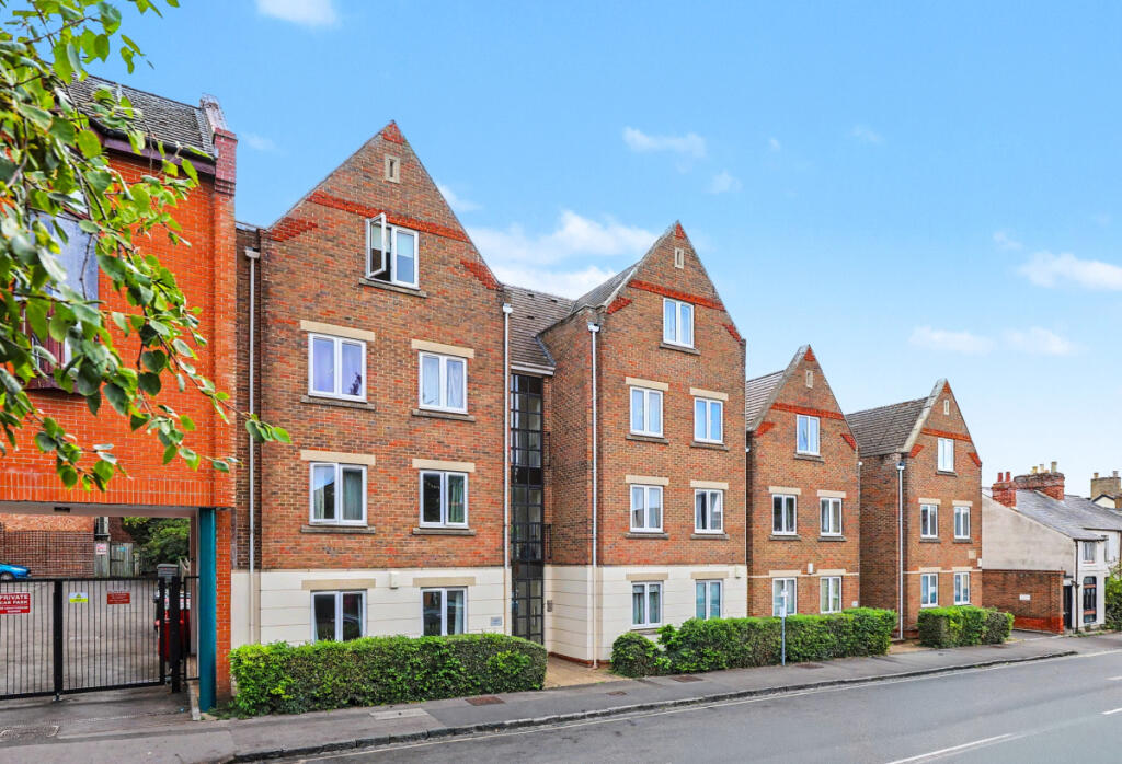 Main image of property: New High Street, Headington